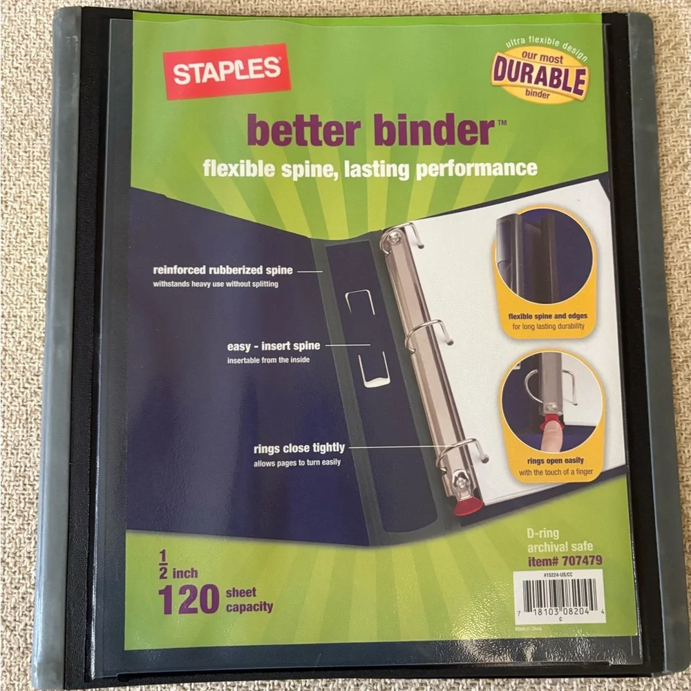 Staples 3 Black Binders with Avery Shipping Labels NWT❣️